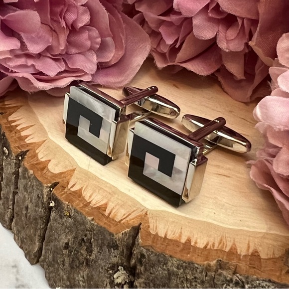 Retro Black Onyx and Mother of Pearl Spiral Cufflinks - Picture 4 of 15